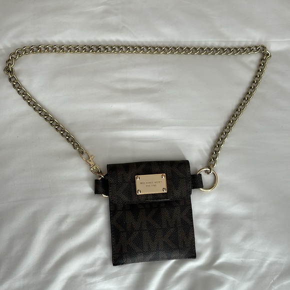 Michael Kors belt wallet - Picture 2 of 4